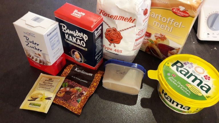 Plätzchen kneten (sehr leichtes Kinder-Plätzchen-Rezept) - Ich spring ...