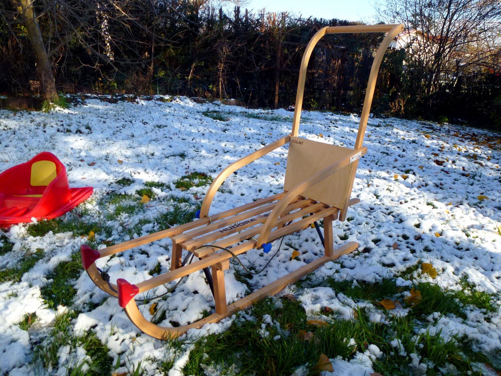 Der perfekte Schlitten für jede Schneehöhe: Snow Tubes, Lenkbobs