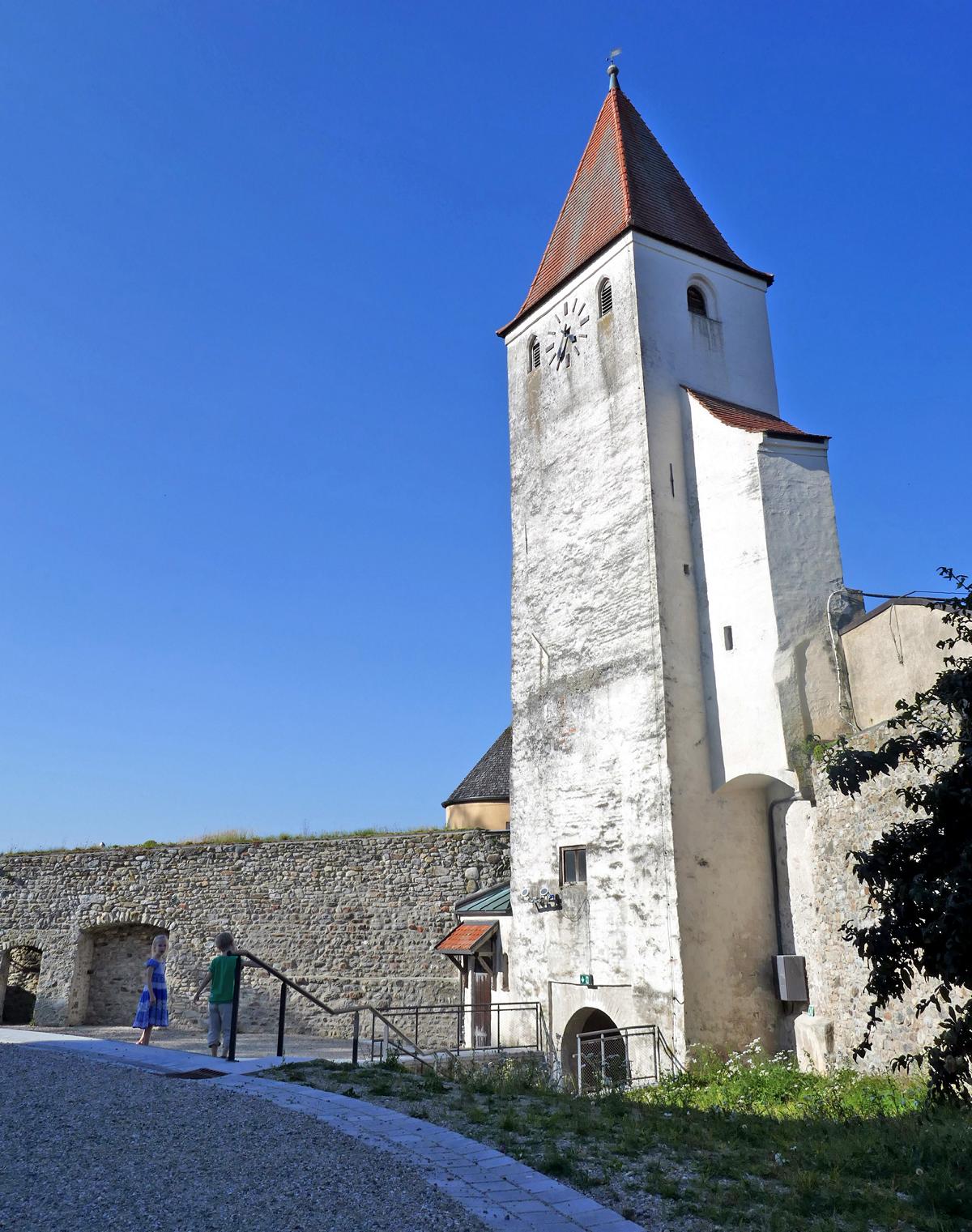 Schloss Haag  Oberbayern  Uhrenturm2 Ich spring im Dreieck